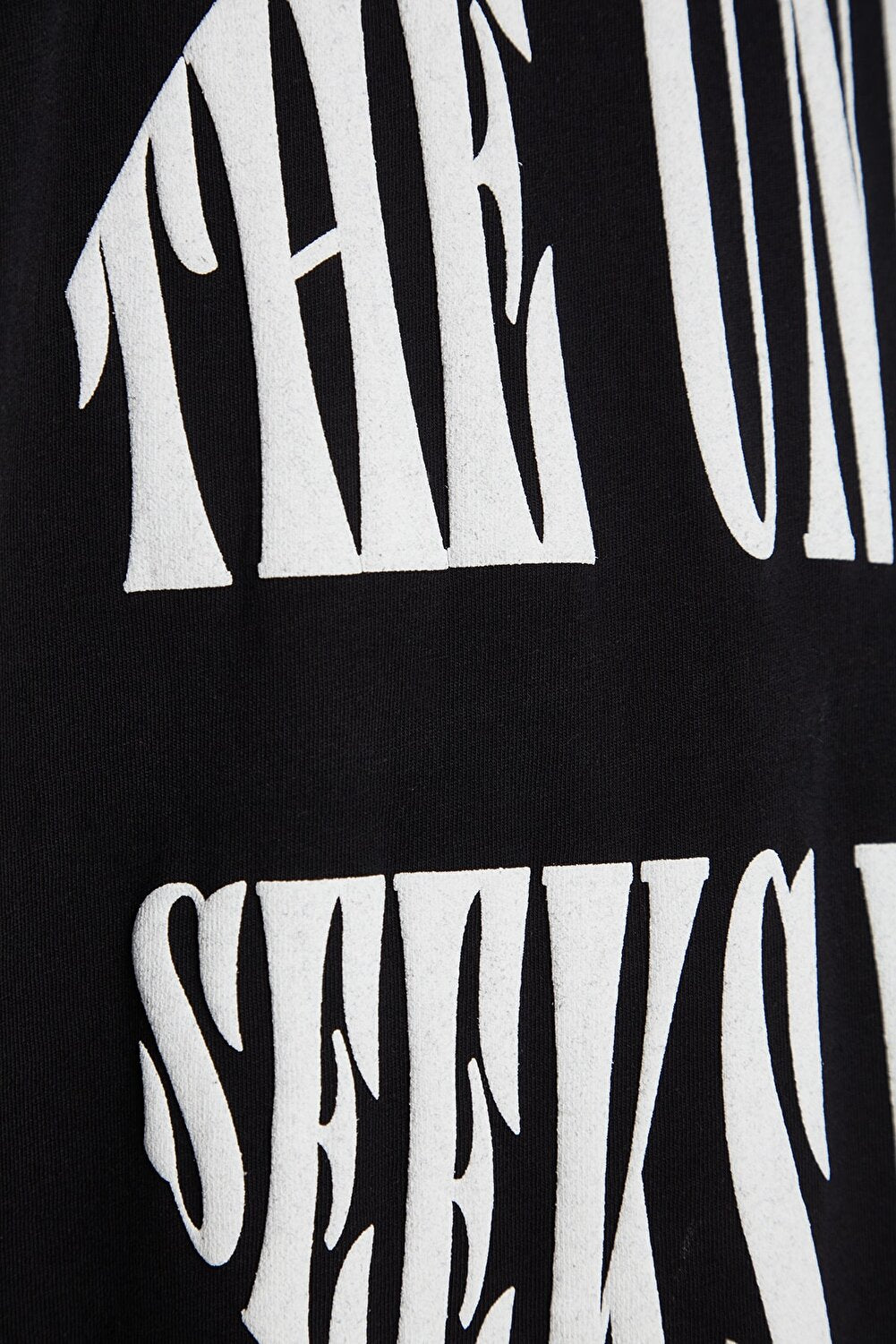 T-Shirt - Black - Oversized