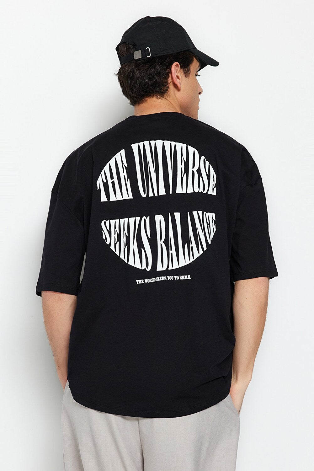T-Shirt - Black - Oversized