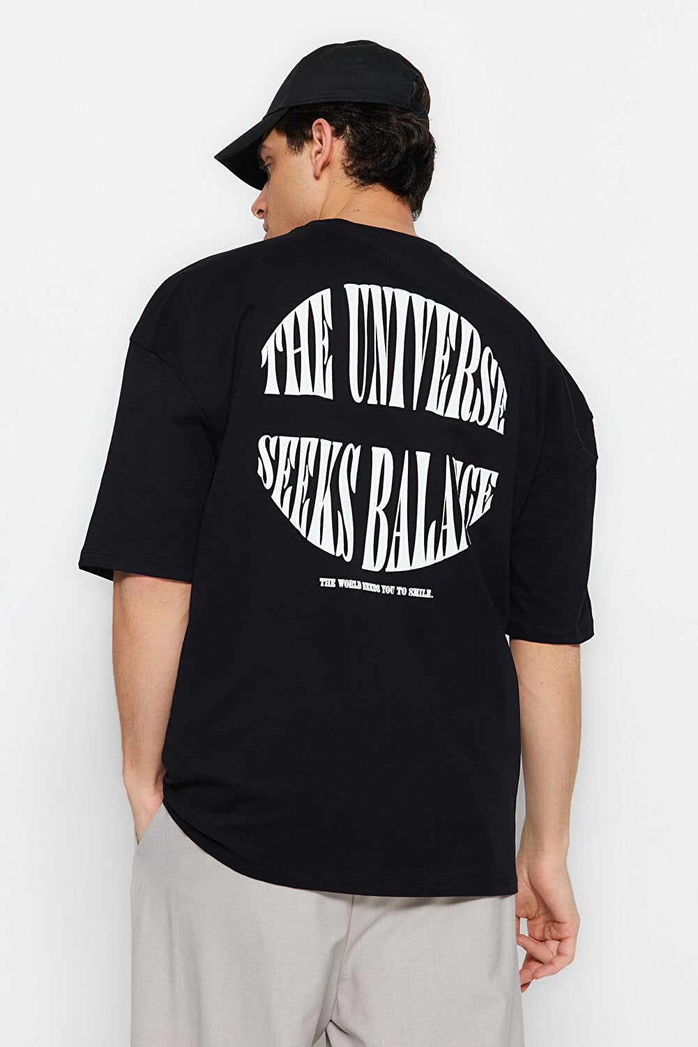 T-Shirt - Black - Oversized