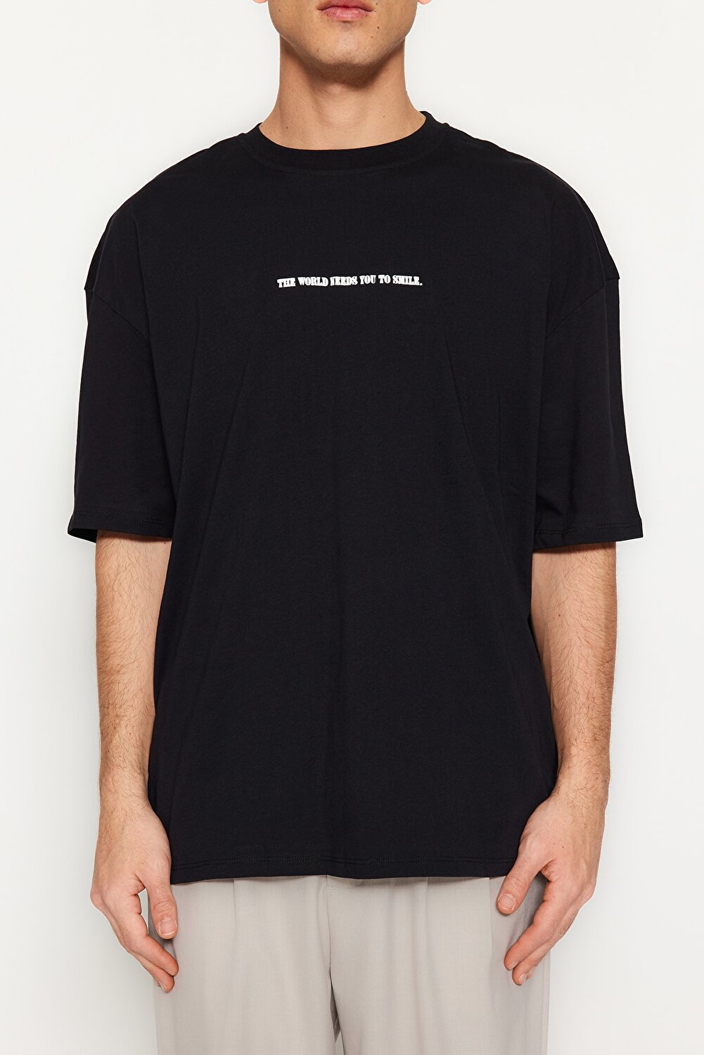 T-Shirt - Black - Oversized