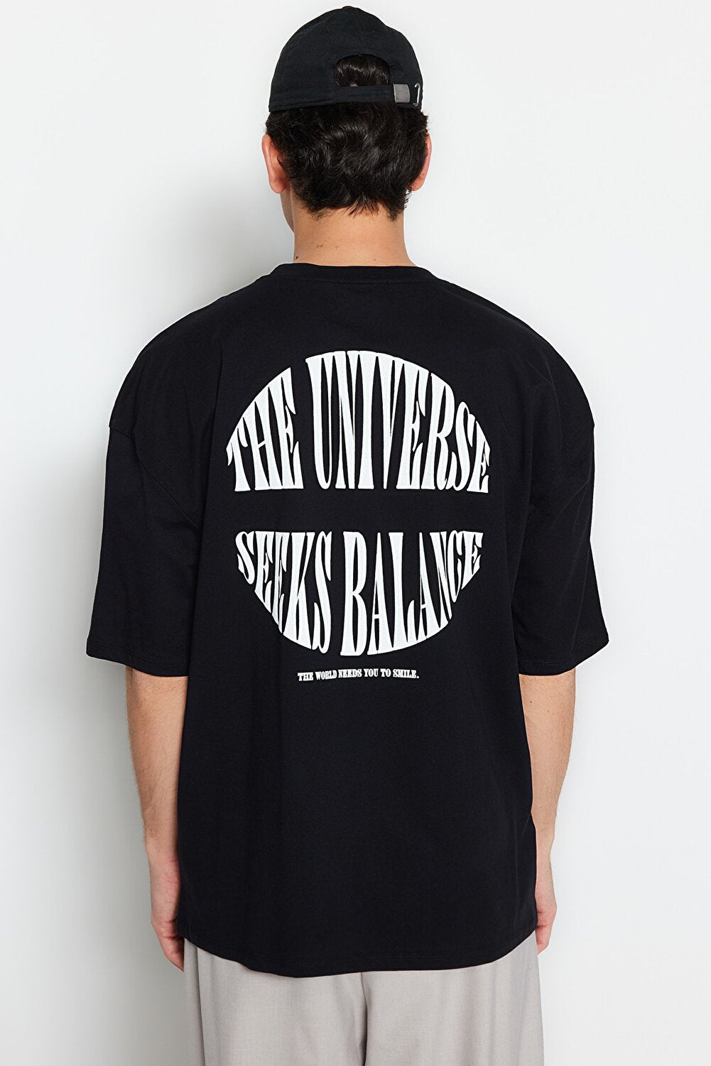 T-Shirt - Black - Oversized